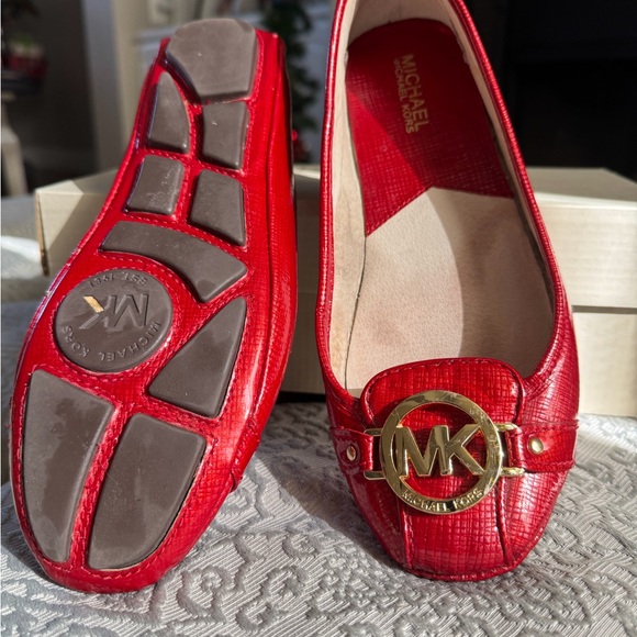 Michael Kors red patent leather flats size 7 - Picture 3 of 8